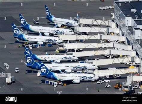 airline hubs in Alaska